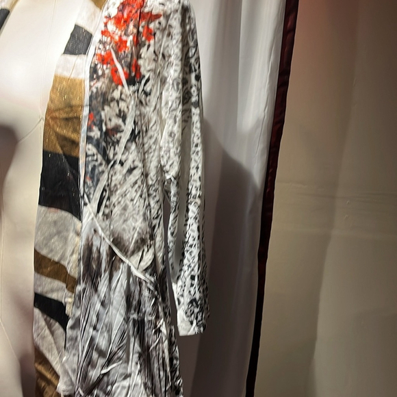 Small cardigan with bleeding hearts swords and cardinals in print nwt - Picture 11 of 11